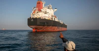 Bitcoin Rises 3% After US-Iran Strait of Hormuz Deal, Oil Slides 5%