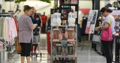 US Consumer Confidence Slips in August as Jobs and Business Outlook Darkens