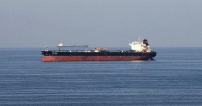 Chinese Shipping Giants Halt Oil Tanker Runs Through Strategic Straits
