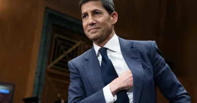 Kevin Warsh Takes the Helm at the Fed as Inflation Pressures Mount
