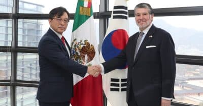 Mexico Warns US Trade Pact Favors South Korea, Risks Auto Jobs
